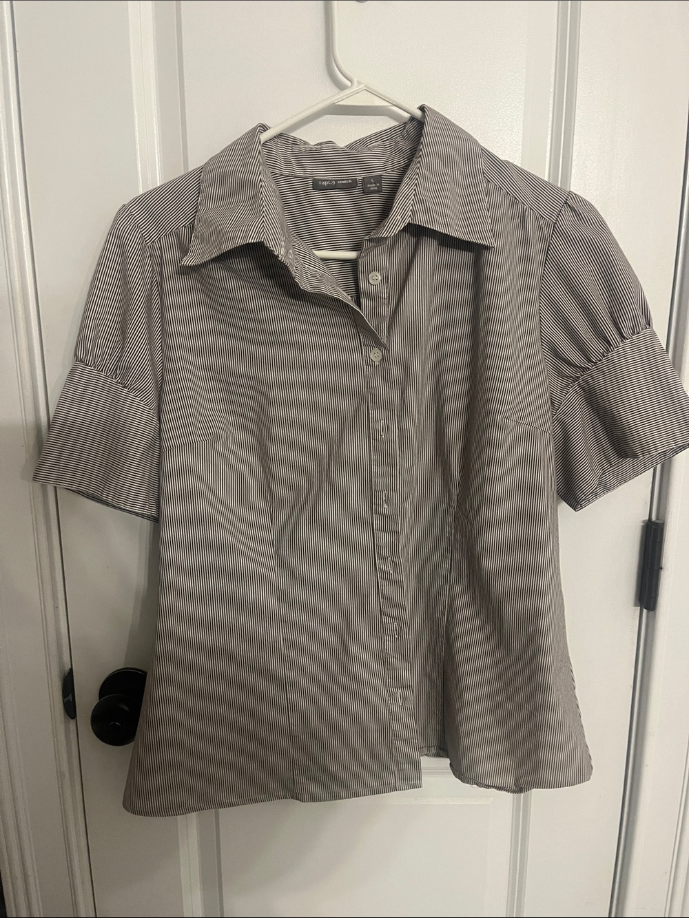 Apt. 9 Black and White Pinstripe Short Sleeve Button Front Top